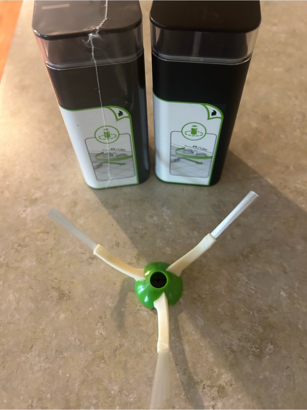 Roomba Replacement 3-Arm Brush Head and 2 barriers